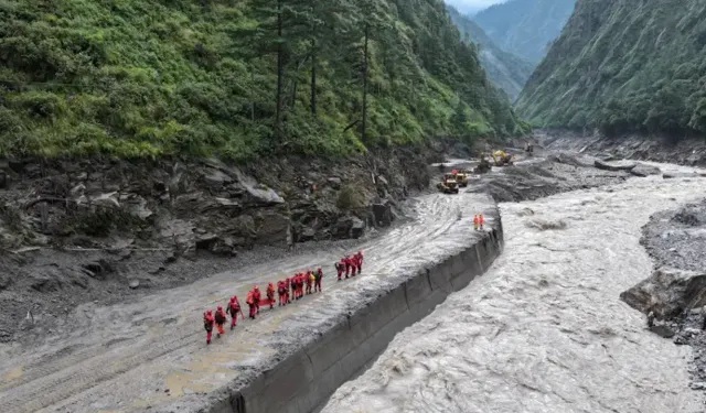 Baraj çöktü, Nepal'de tahliye alarmı!