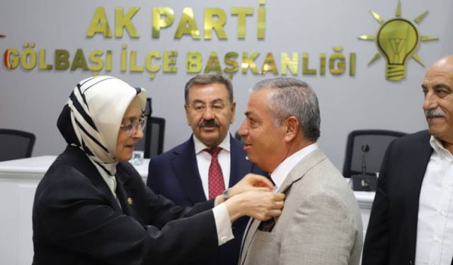 Gölbaşı’nda 6 CHP’li meclis üyesi AKP’ye katıldı