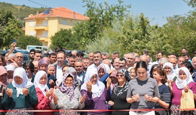 Gömceliler Başkan Çavuşoğlu’nu bağrına bastı