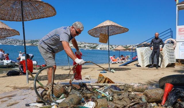 Gümbet'te deniz dibi temizliği
