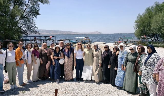 Okuma-yazma öğrenen kadınlar bu kez keşif yolculuğunda