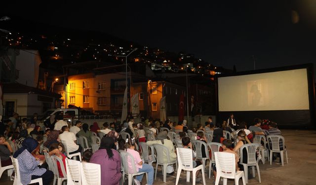 Mollafenari’de sinema perdesi açıldı