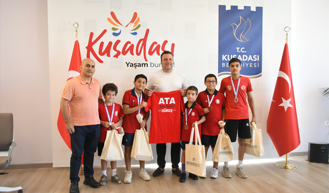 Şampiyon güreşçilerden Başkan Vekili Demirtaş’a ziyaret