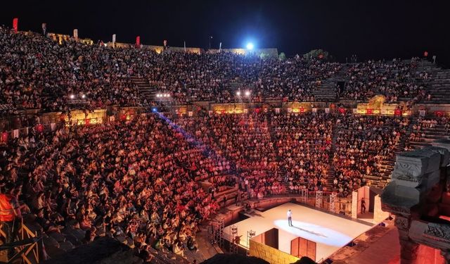 Zorba Balesi Hierapolis'te sanatseverlerle buluştu