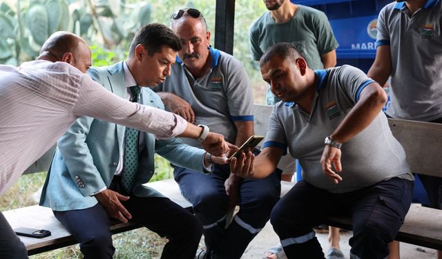 Marmaris Belediye Başkanı Ünlü temizlik personeline teşekkür ziyareti