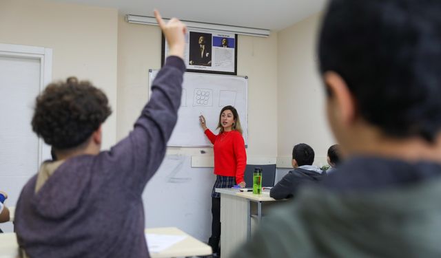 Buca Belediyesi'nden öğrencilere eğitim desteği