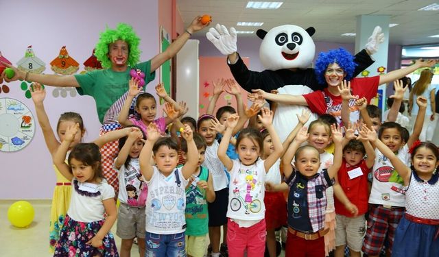 Buca'nın çocuklarına eğlence, ailelerine destek