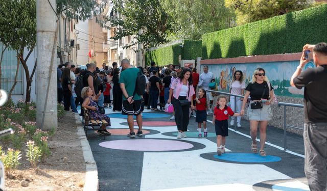 Konaklı öğrencilere 'renkli yol' sürprizi