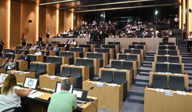 Tekirdağ Meclisi’nde çoğunluk krizi: Oturum ertelendi