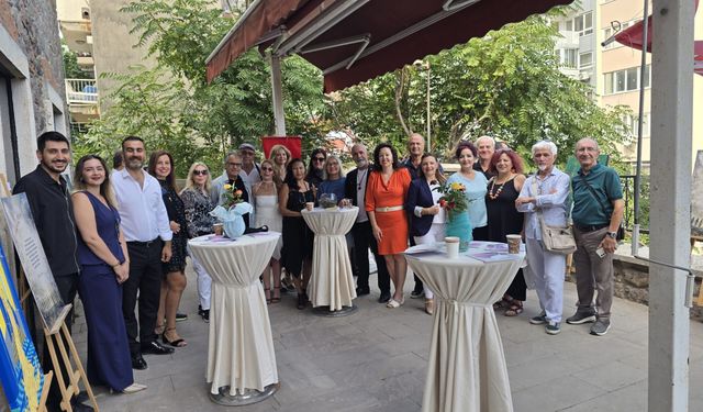 “Renklerin Barışı” Sergisi İzmir’de devam ediyor