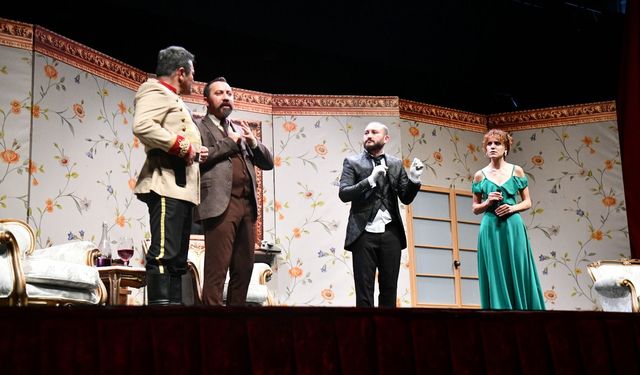 Balıkesir Şehir Tiyatrosu'na tam not