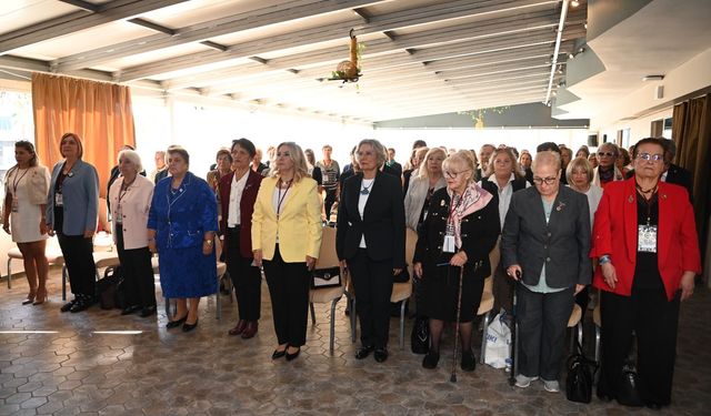 Kuşadası'nda 'Kadınlar var' zirvesi başladı