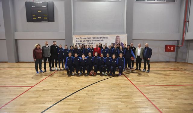 Merkezefendi kız basketbol takımları bölge şampiyonalarında