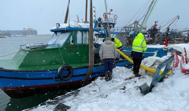 Samsun’da balıkçı teknesi battı