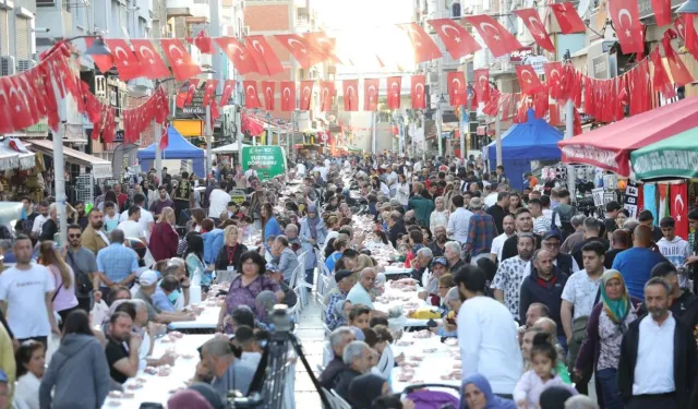 Bayraklı'da altı farklı noktada iftar sofraları kurulacak