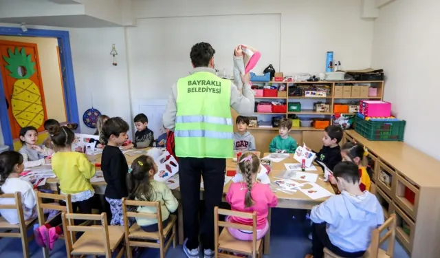 Bayraklı'da miniklere erken yaşta deprem bilinci aşılanıyor