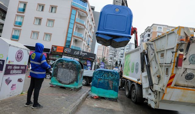 Buca'da çöp konteynerleri yenileniyor