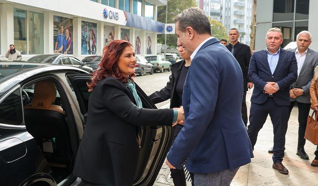 Özlem Çerçioğlu'ndan başkan Yetişkin'e destek ziyareti