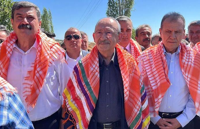 Vahap Seçer’den Kılıçdaroğlu ile yan yana CHP mesajı