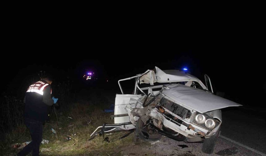 Manisa’da feci kaza: 1 ölü, 2’si ağır 3 yaralı