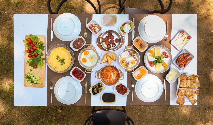 Efeler'in eşsiz tatil ve yemek mekanı