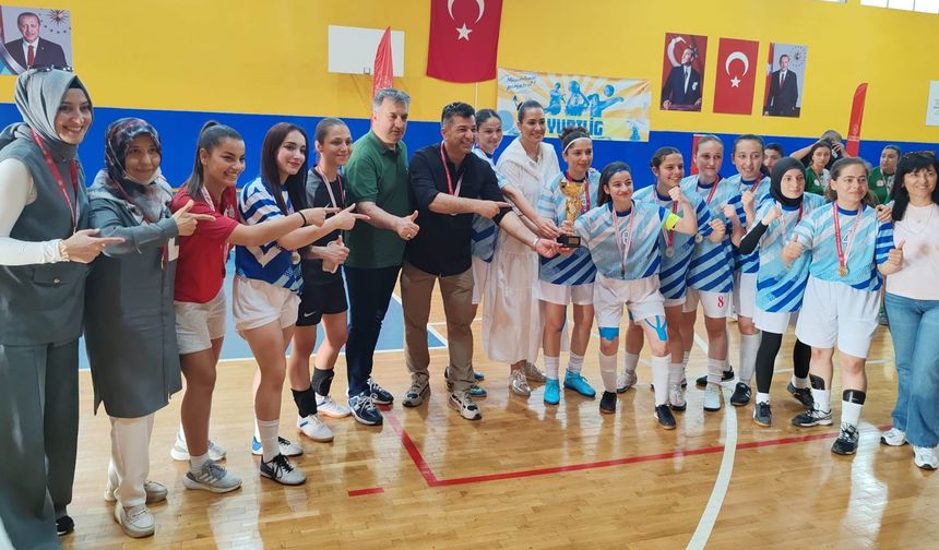 Kütahya kız futsal takımı Türkiye şampiyonu