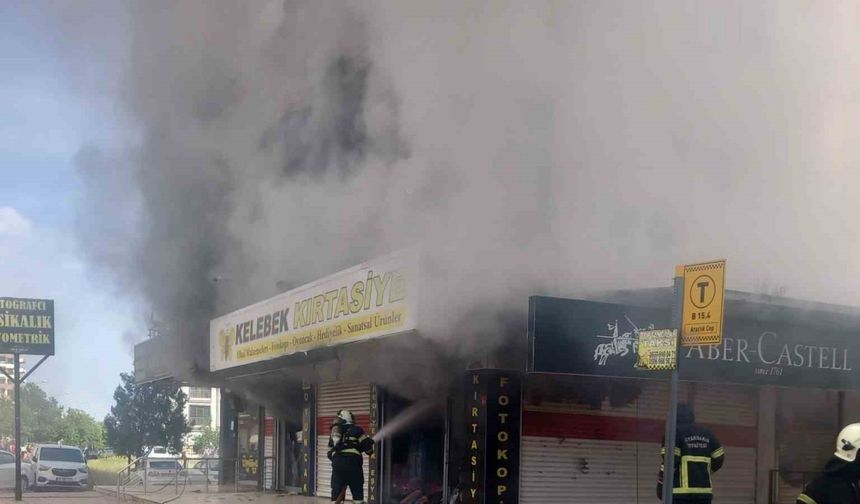 Diyarbakır’da kırtasiye dükkanında yangın