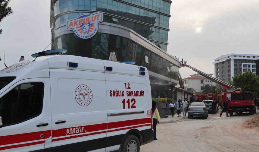 Elazığ’da plazada yangın paniği