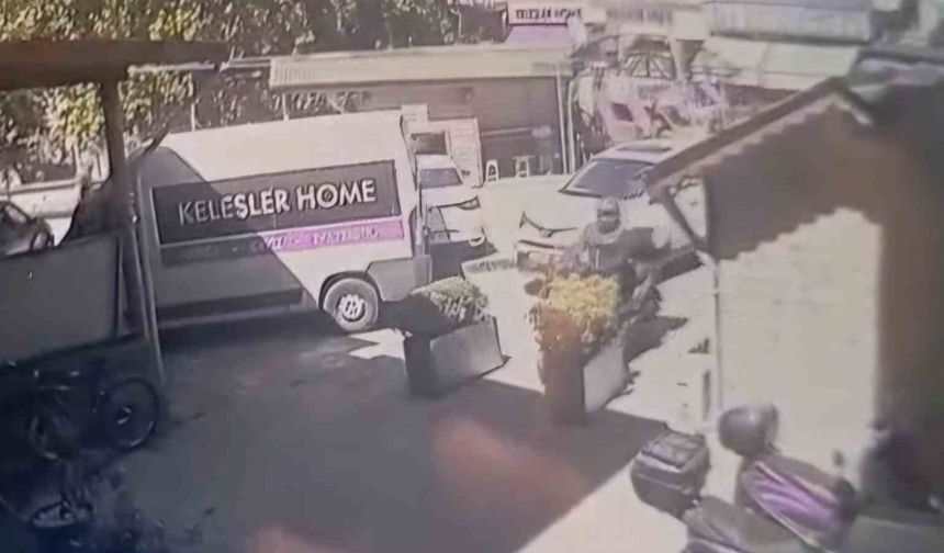 Gaz pedalı takılan motosiklet işyerinin duvarına tosladı: 1 yaralı