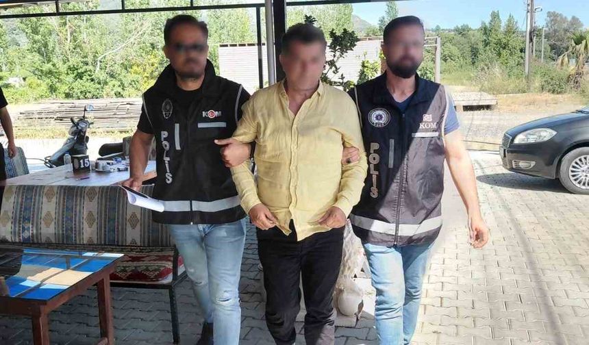 İstanbul merkezli borsa operasyonunda örgüt ele başı ve 6 şüpheli yurt dışına kaçarken yakalandı
