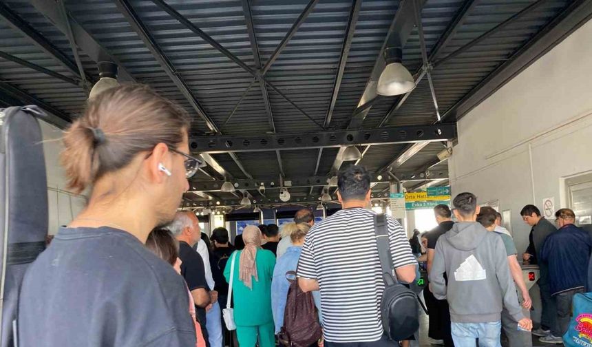 İzmir’de grev başladı, ulaşımda aksamalar var