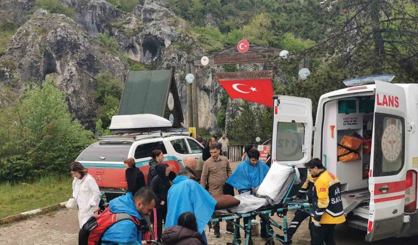 Kanyonda yürüyüş parkurunda yaralanan vatandaş için ekipler seferber oldu