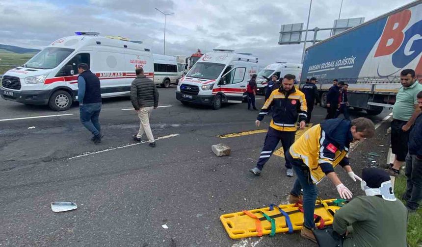 Kars’ta trafik kazası: 2’si ağır 4 yaralı