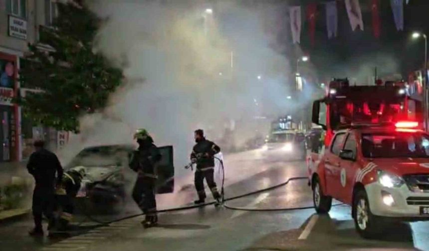 Kontağı çevirir çevirmez otomobil yanmaya başladı