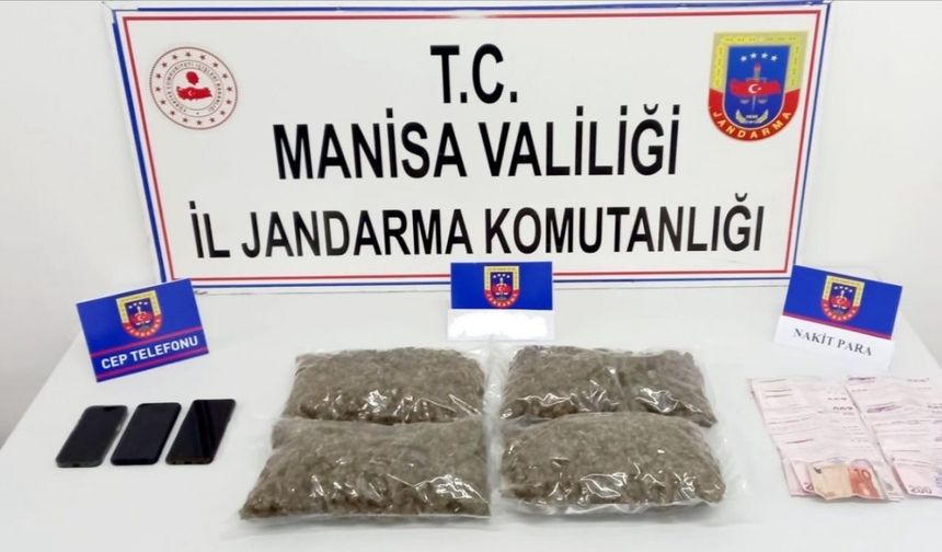 Manisa’ya uyuşturucu getirirken yakalandılar