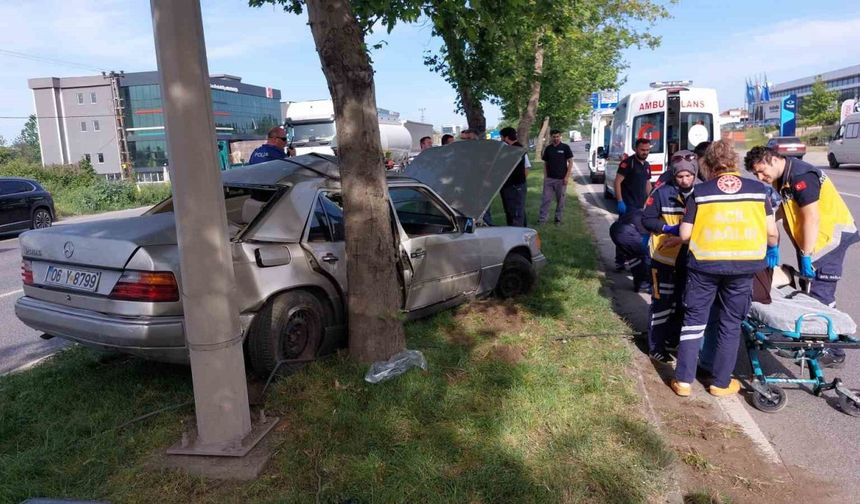 Samsun’da otomobil önce tıra, ardından ağaca çarptı: 1 yaralı