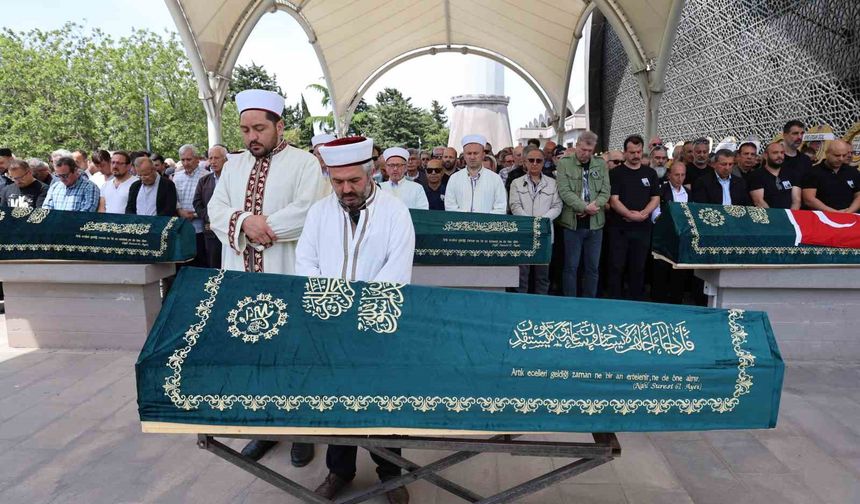 Yazar Süha Oğuzertem son yolculuğuna uğurlandı