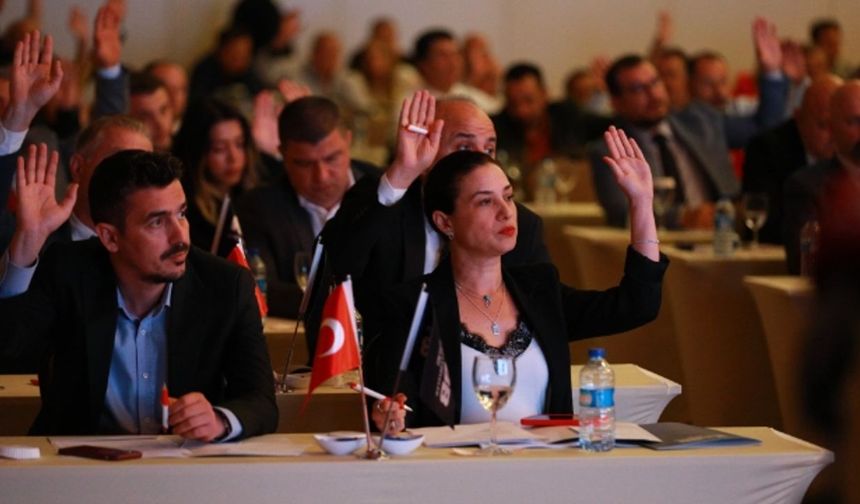 Başkan Sengel Kıyı Ege’den seslendi: Bu topraklar dimdik ayakta duranların topraklarıdır