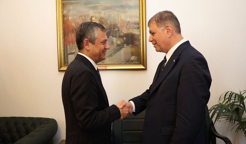 Özgür Özel'den Cemil Tugay Açıklaması: İstifasına Rızam Yok