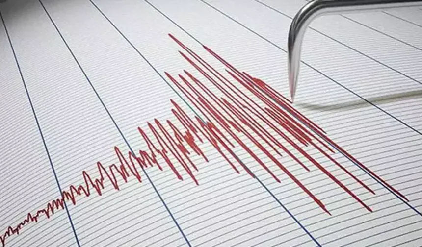 Ege Denizi depremi sonrası yıkılan bina var mı? İzmir ve Muğla valileri açıkladı