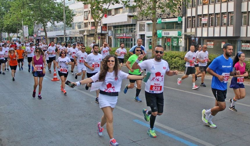 İzmir'de yarın "19 Mayıs Bağımsızlık Koşusu" nedeniyle bazı yollar kapanacak
