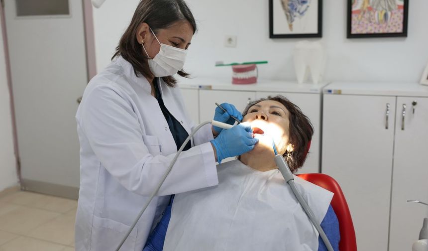 Konak’ta ücretsiz diş kliniği hizmeti: Sağlık güvencesi şartı yok!