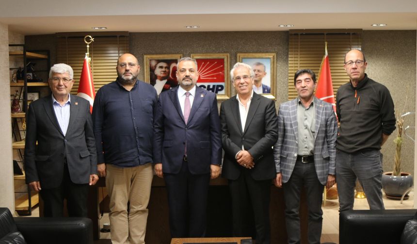 CHP Bayraklı ve Karabağlar, Şenol Aslanoğlu'nu ziyaret etti