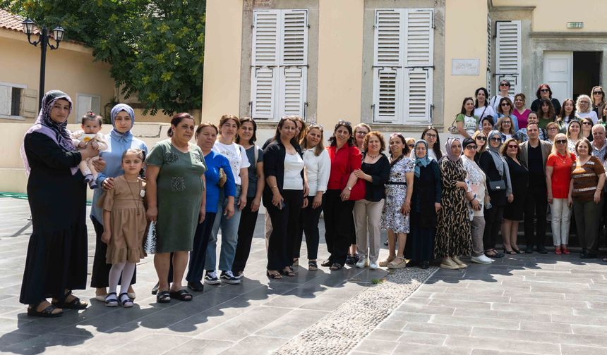 Bornova’da CHP’ye kadınlardan güçlü katılım: “Bu mücadeleyi hep birlikte kazanacağız”