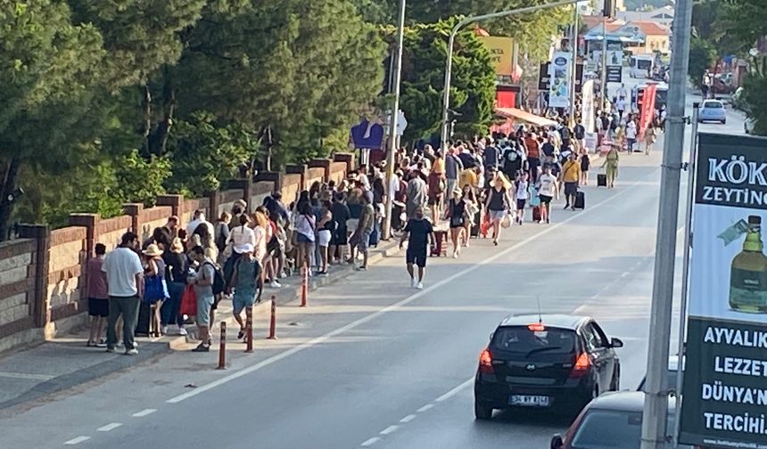 Akın akın Ege Adaları'na gidiyorlar...