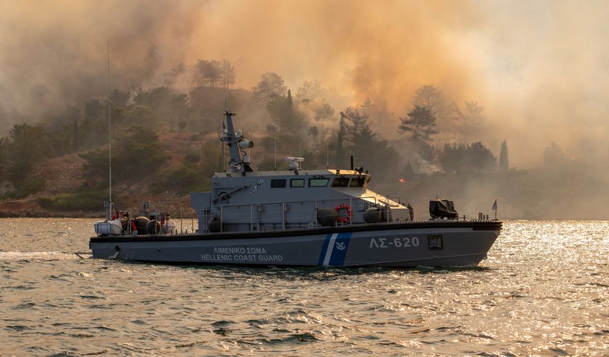 Sakız Adası'ndaki orman yangını 3. gününde... Köyler boşaltıldı