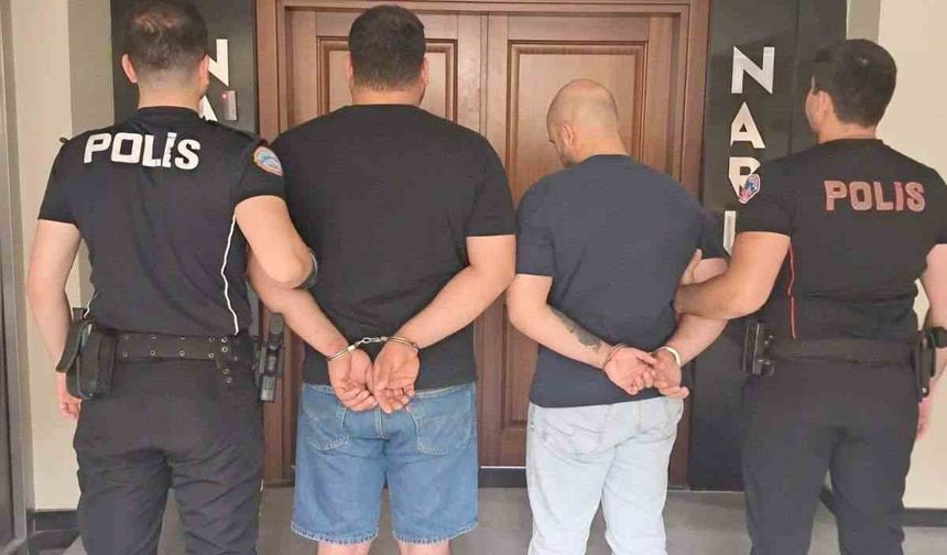 2 şüphelinin üzerinden 162 adet sentetik ecza hapı ele geçirildi