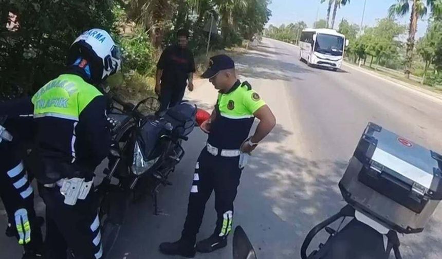 Çalıntı motosikletle kaçmaya çalışan şüpheli jandarmanın dikkati sayesinde yakalandı