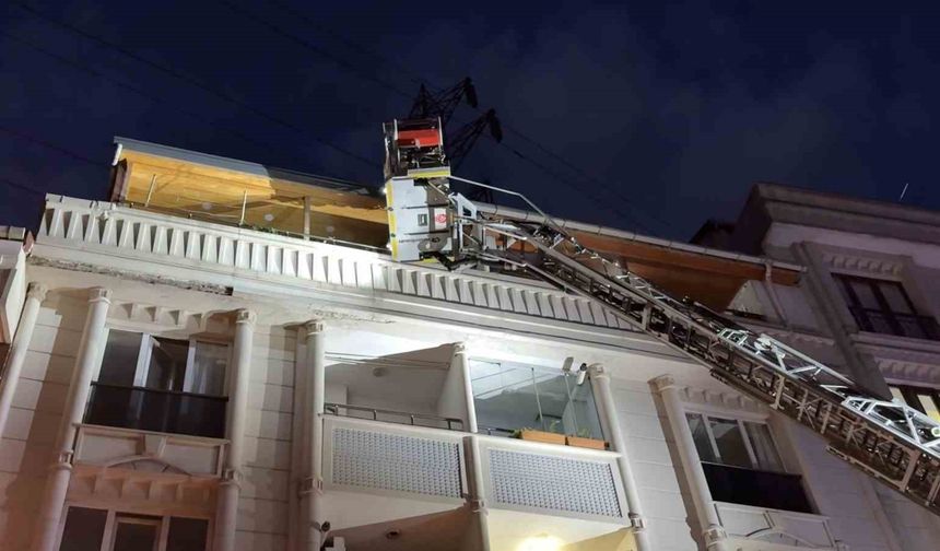 Esenyurt’ta bodrum katta çıkan yangın korkuttu: 14 kişi tahliye edildi