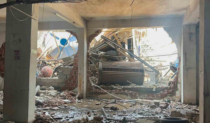 Güngören’de iş yerinin buhar kazanı patladı